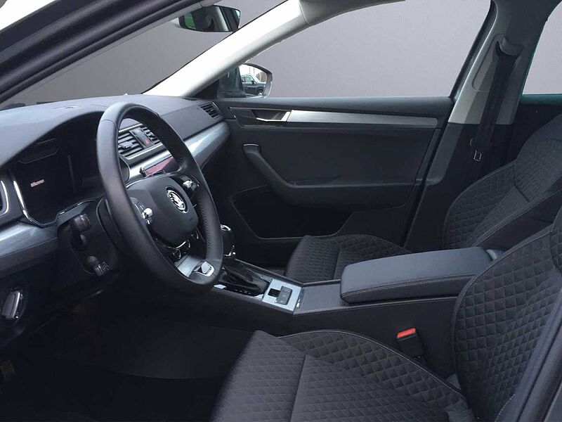 SKODA Superb Combi 2.0 TDI DSG Ambition Navi Kamera