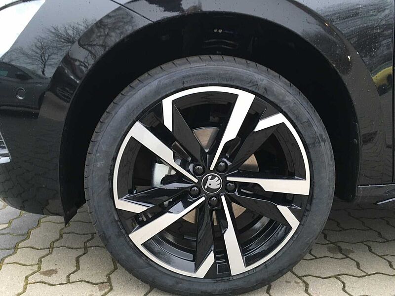 SKODA Kamiq 1.5 TSI DSG Monte Carlo LM 18'*Pano*LED