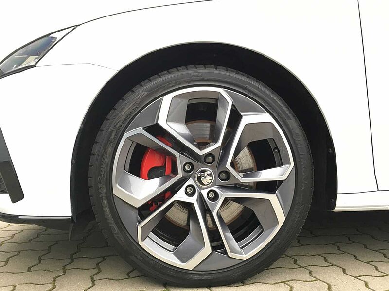 SKODA Octavia RS Combi 2.0 TSI DSG RS KEYLESS+Leder