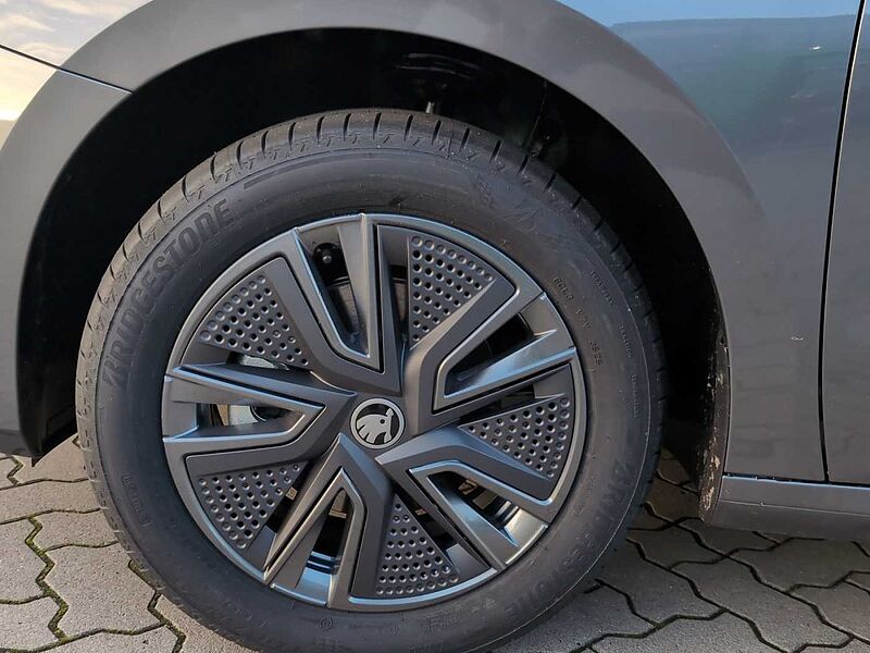 SKODA Fabia IV 1.0 TSI Tour