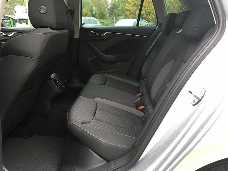 SKODA Kamiq 1.5 TSI Tour PDC+SHZ+KLIMA